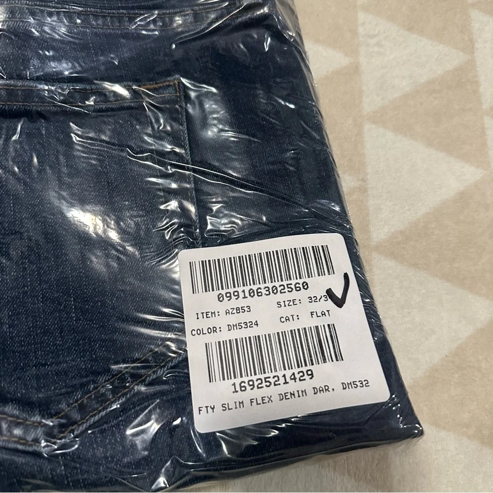 J crew Slim-fit jean in signature flex 32 x 34